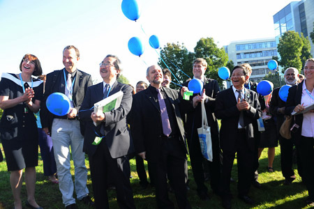 <b>凝聚民間力量協助UN</b><br>2000 53th UN DPI/NGO Conference ( New York, USA) <br>
2001 54th UN DPI/NGO Conference ( New York, USA) <br>
2002 55th UN DPI/NGO Conference ( New York, USA) <br>
2004 57th UN DPI/NGO Conference ( New York, USA) <br>
2005 58th UN DPI/NGO Conference ( New York, USA) <br>
2007 60th UN DPI/NGO Conference ( New York, USA) <br>
2008 61th UN DPI/NGO Conference ( Paris, France) <br>
2009 62th UN DPI/NGO Conference ( Mexico City, Mexico) <br>
2010 63th UN DPI/NGO Conference ( Melbourne, Australia) <br>
2011 64th UN DPI/NGO Conference ( Bonn, Germany) <br>
2014 65th UN DPI/NGO Conference ( New York, USA)<br>
2004年將158國200萬人的連署成果，由UN/DPI/NGO執行委員會主席李維女士和第57屆UN/DPI/NGO年會主席柯比女士，轉交聯合國秘書長安南。該連署活動，從2002年到2004年「 世界之愛和平之願全球連署活動」