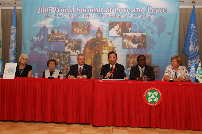 <b>World Summit of Love and Peace</b><br>
Tens of world summits of love and peace had been held since 2002 in Johannesburg, South Africa and New York.