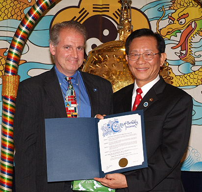 <b>Seminars, Forums & Conferences</b><br>Mayor Tom Bates of the City of Berkeley proclaimed August 5, 2005, as the Federation of World Peace and Love Day in the city of Berkeley, in recognition of Dr. Hong's great devotion to leading FOWPAL to promote peace and love for all humanity. A representative of the Mayor presented the Certificate to Dr. Hong. 
<br>
	Aug. 2005, Berkeley University, USA <br>
	Sep. 2004, Columbia University, USA <br>
	Sep. 2004, NYU, New York <br>
	Aug. 2005, USF, San Francisco
